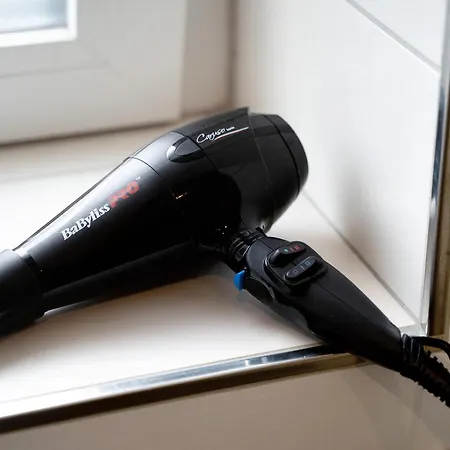 Voelker * هاسلاخ إيم كينزيجتال